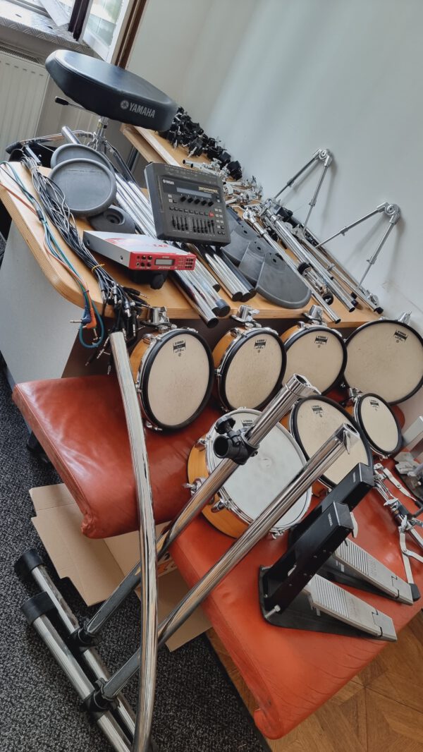 Überkomplettes Yamaha DTXtreme & DTXpress Studio E-Drumset mit Holzkessel – Bild 2