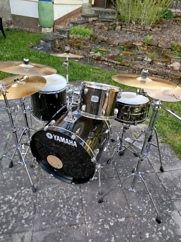 Yamaha Stage custom komplett Set mit Paiste Signatur Cymbals & Ludwig Black Magic Snare – Bild 5