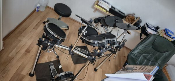 Alesis Surge Meshkit, incl. Bücher und Übungspad – Bild 2