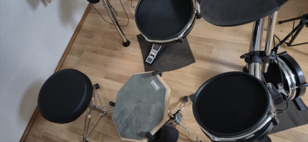 Alesis Surge Meshkit, incl. Bücher und Übungspad – Bild 3