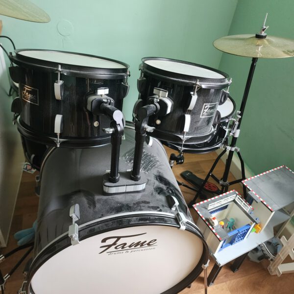 Fame Drums & Procussion