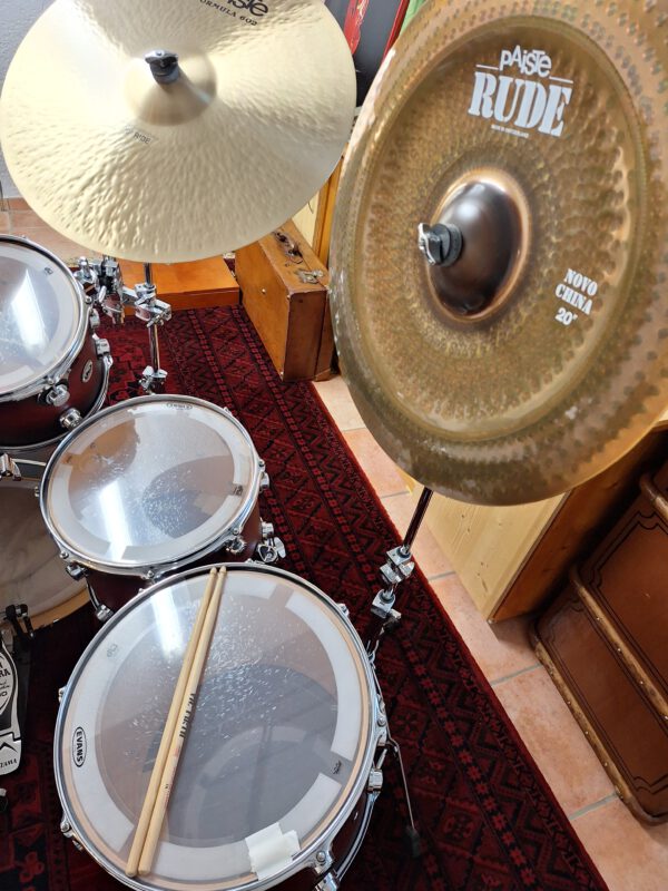 DW Collector's Satin Specialty Tobacco Burst Schlagzeug plus Tama 1st Chair – Bild 2