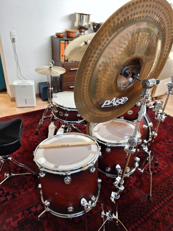 DW Collector's Satin Specialty Tobacco Burst Schlagzeug plus Tama 1st Chair – Bild 6