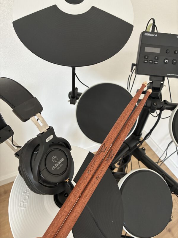 Roland TD-02K V-Drums Kit Bundle – Bild 2
