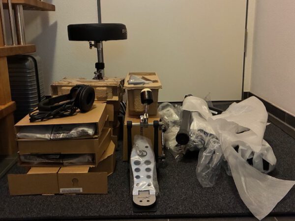 V-drums TD-07DMK plus Matte und Hocker neuwertig - nur ausgepackt