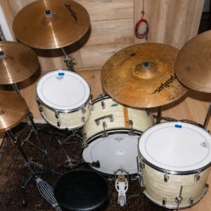 Ludwig pearl white 1973 - komplett mit mehreren Becken - Transportkoffern und Zubehör